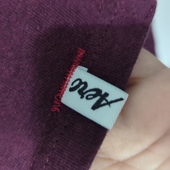 ❤️5/$25 EUC Areopostale Burgundy Polo - Picture 2 of 4